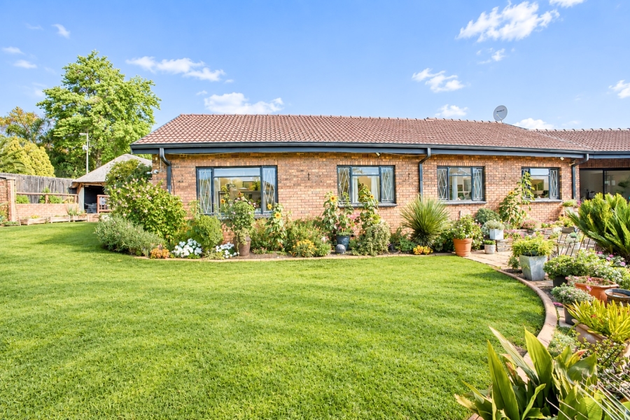 8 Bedroom Property for Sale in Ferndale Gauteng