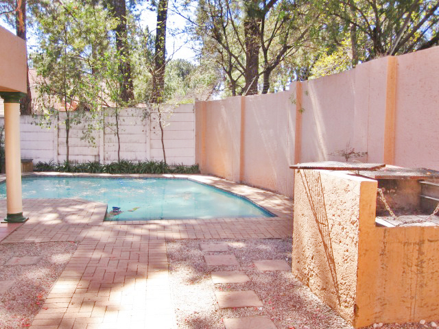 To Let 2 Bedroom Property for Rent in Bryanston Gauteng