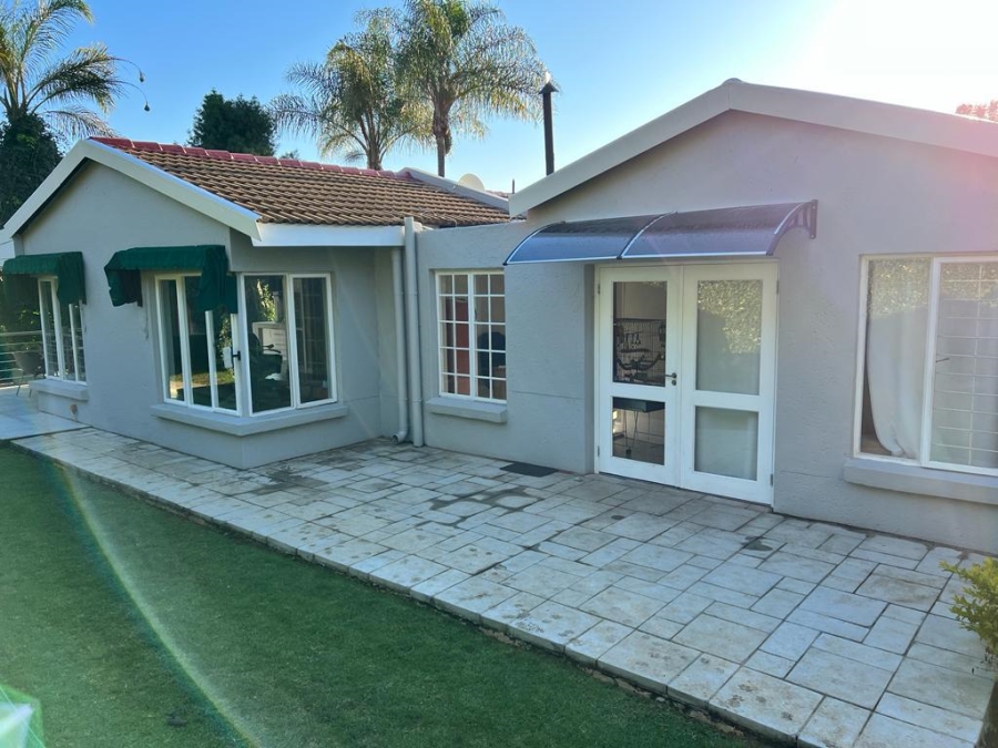 To Let 4 Bedroom Property for Rent in Fourways Gauteng