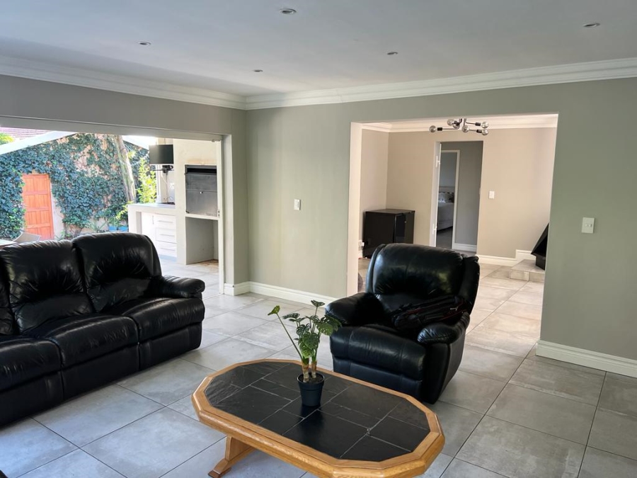 To Let 4 Bedroom Property for Rent in Fourways Gauteng