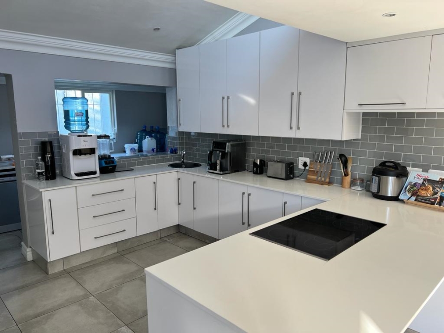 To Let 4 Bedroom Property for Rent in Fourways Gauteng