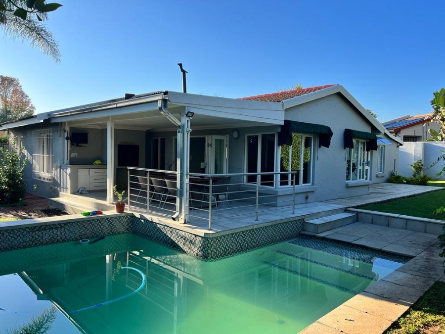 To Let 4 Bedroom Property for Rent in Fourways Gauteng