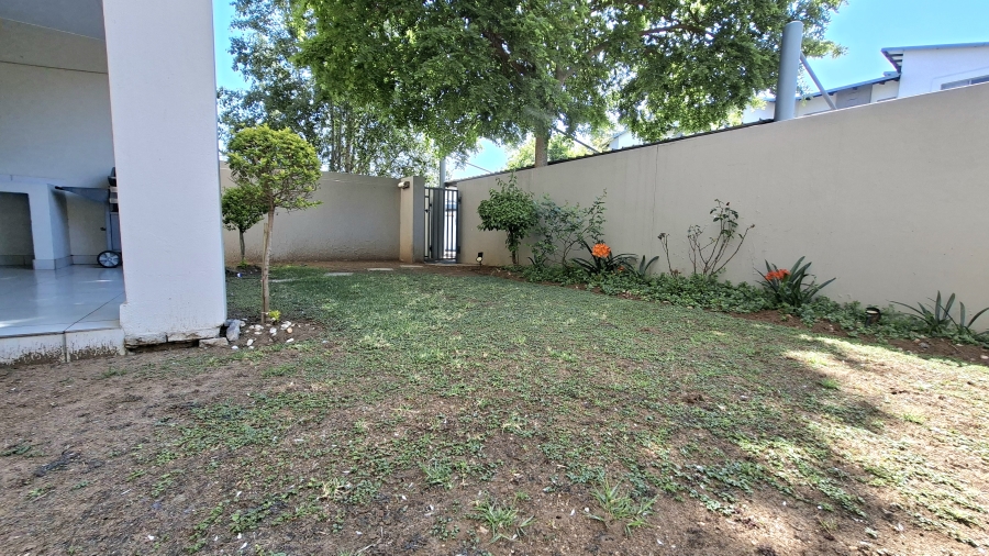 To Let 2 Bedroom Property for Rent in Wendywood Gauteng
