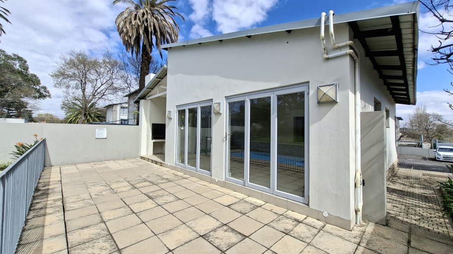To Let 2 Bedroom Property for Rent in Wendywood Gauteng