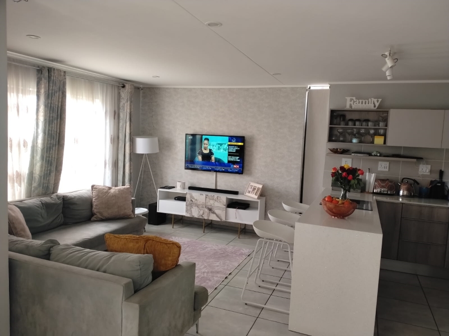 3 Bedroom Property for Sale in Rooihuiskraal North Gauteng