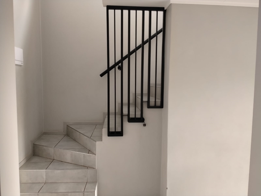 3 Bedroom Property for Sale in Rooihuiskraal North Gauteng