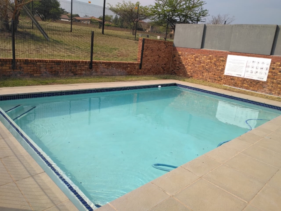 3 Bedroom Property for Sale in Rooihuiskraal North Gauteng