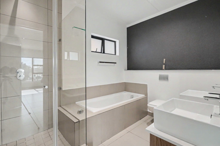 To Let 2 Bedroom Property for Rent in Morningside Gauteng