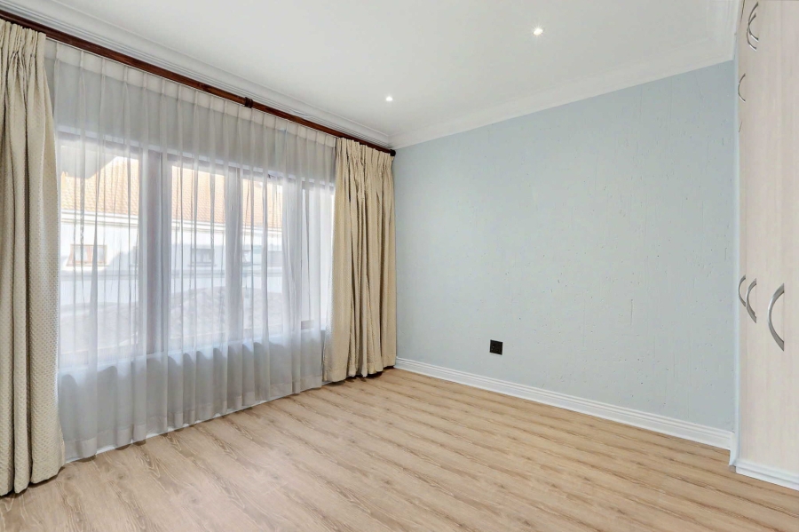To Let 2 Bedroom Property for Rent in Morningside Gauteng