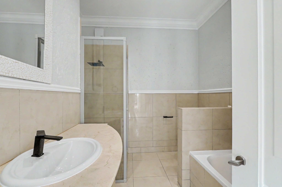 To Let 2 Bedroom Property for Rent in Morningside Gauteng
