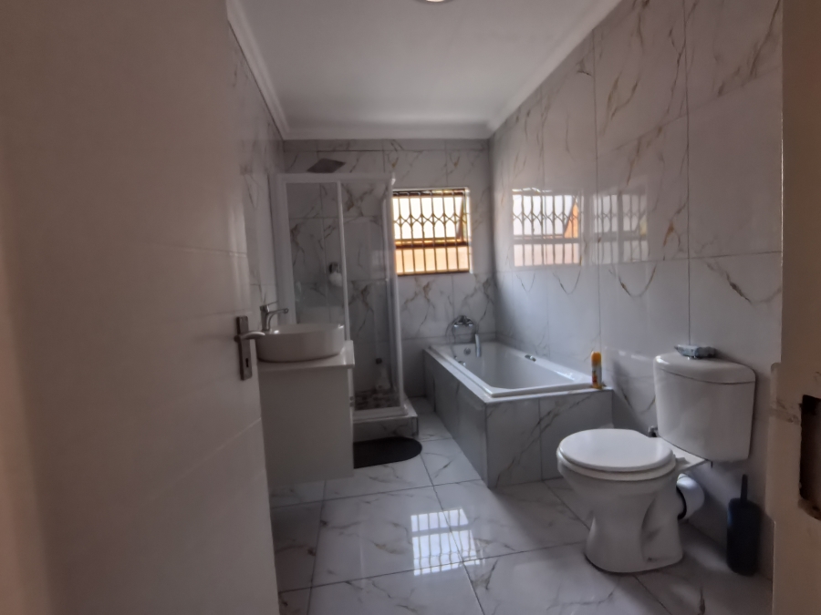 To Let 3 Bedroom Property for Rent in Heatherview Gauteng