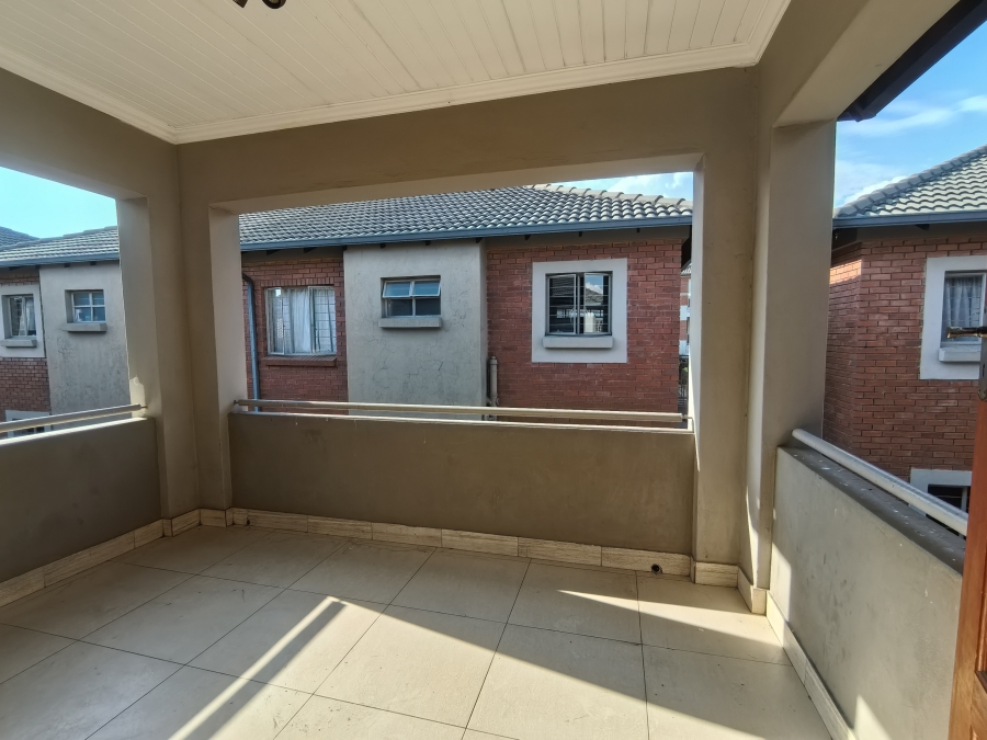 2 Bedroom Property for Sale in Andeon Gauteng