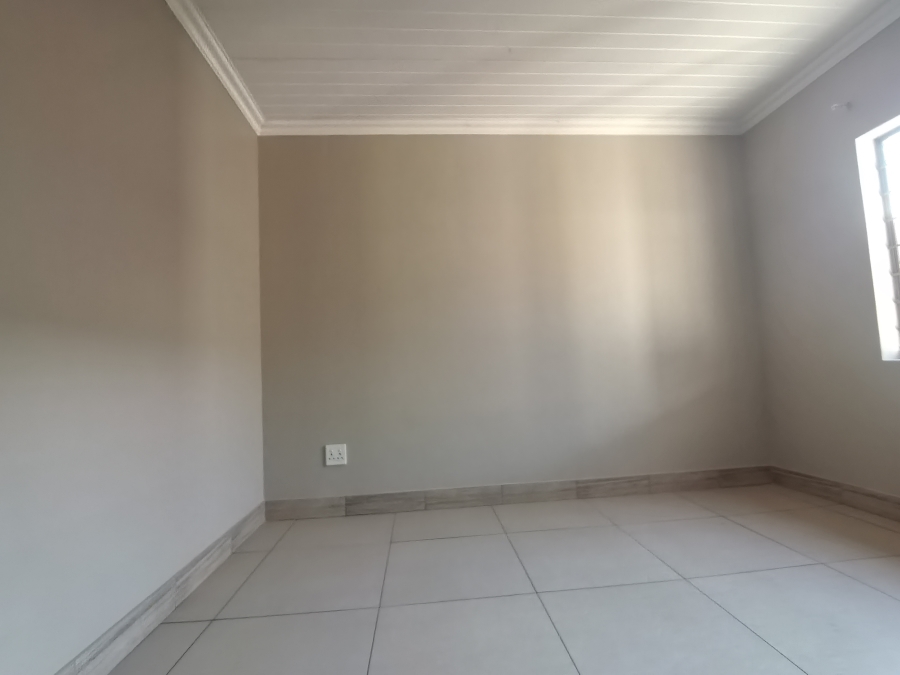 2 Bedroom Property for Sale in Andeon Gauteng