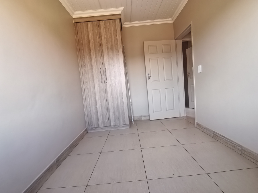 2 Bedroom Property for Sale in Andeon Gauteng
