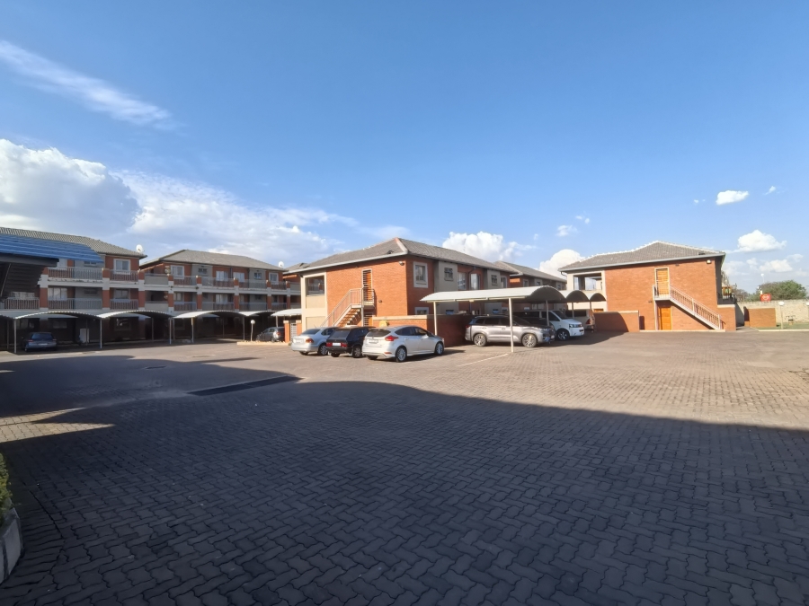 2 Bedroom Property for Sale in Andeon Gauteng