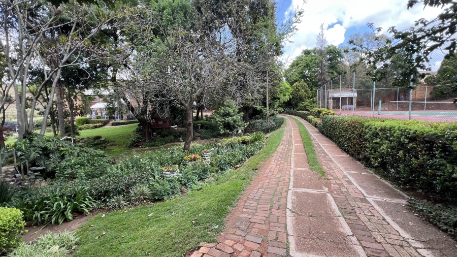 9 Bedroom Property for Sale in Protea Ridge Gauteng