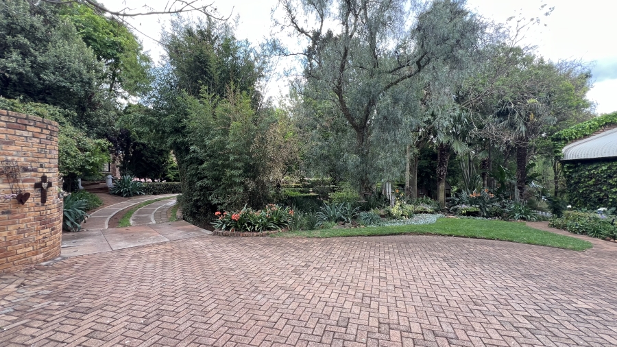 9 Bedroom Property for Sale in Protea Ridge Gauteng