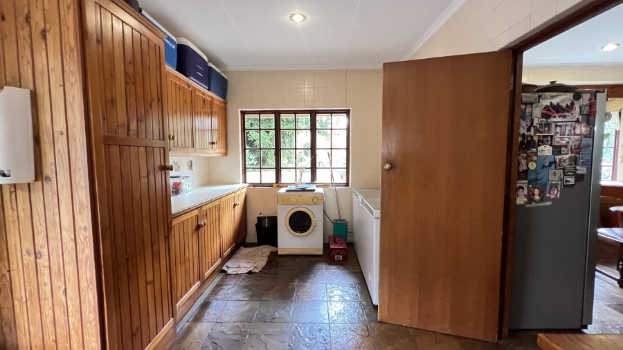 9 Bedroom Property for Sale in Protea Ridge Gauteng