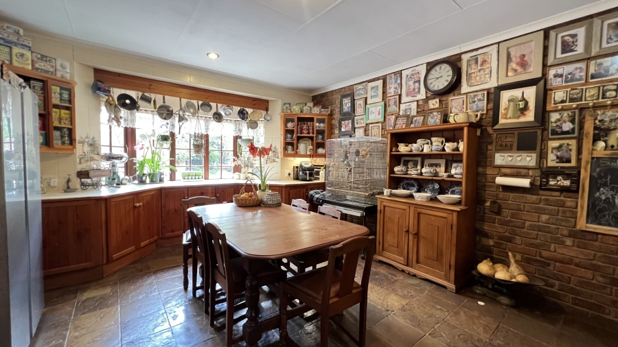9 Bedroom Property for Sale in Protea Ridge Gauteng