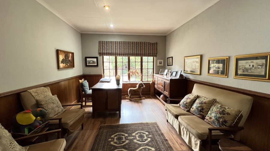 9 Bedroom Property for Sale in Protea Ridge Gauteng