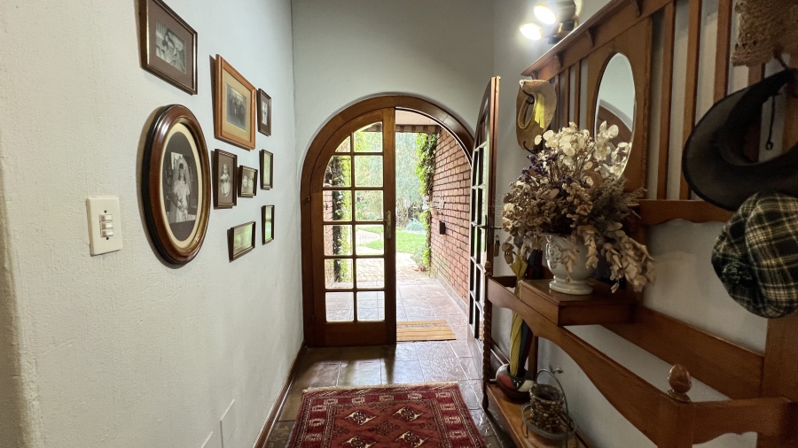 9 Bedroom Property for Sale in Protea Ridge Gauteng