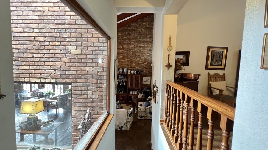 9 Bedroom Property for Sale in Protea Ridge Gauteng