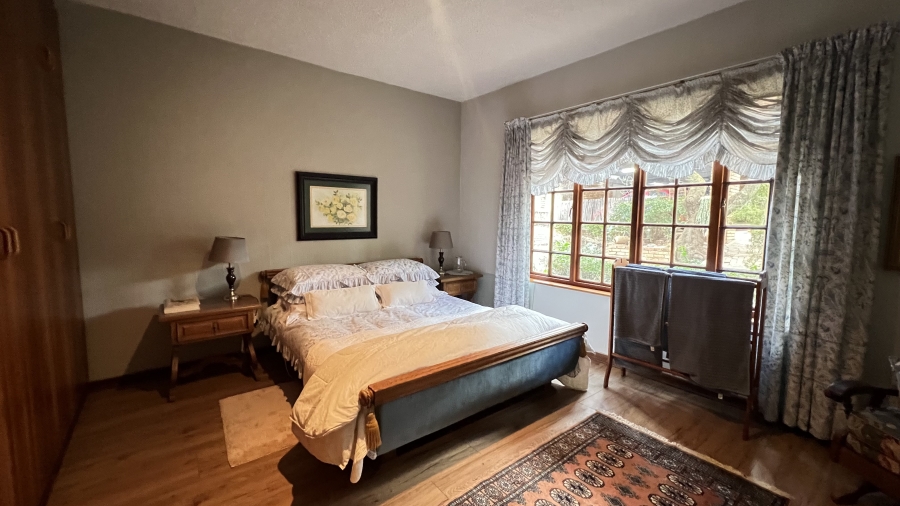 9 Bedroom Property for Sale in Protea Ridge Gauteng