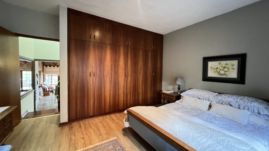 9 Bedroom Property for Sale in Protea Ridge Gauteng