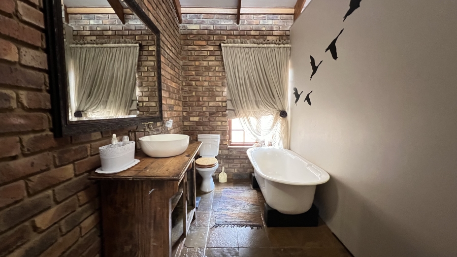 9 Bedroom Property for Sale in Protea Ridge Gauteng
