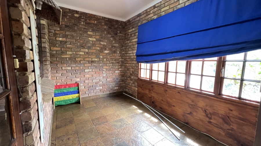 9 Bedroom Property for Sale in Protea Ridge Gauteng