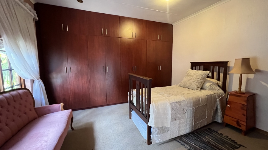9 Bedroom Property for Sale in Protea Ridge Gauteng
