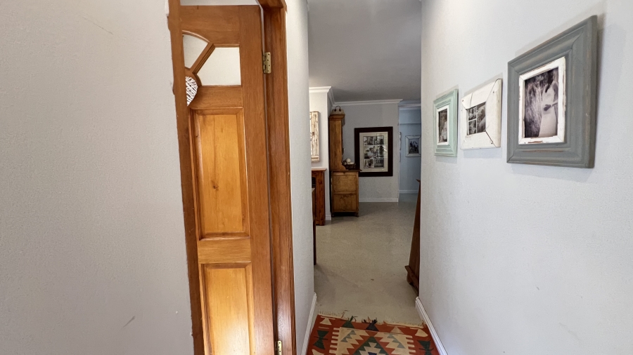 9 Bedroom Property for Sale in Protea Ridge Gauteng