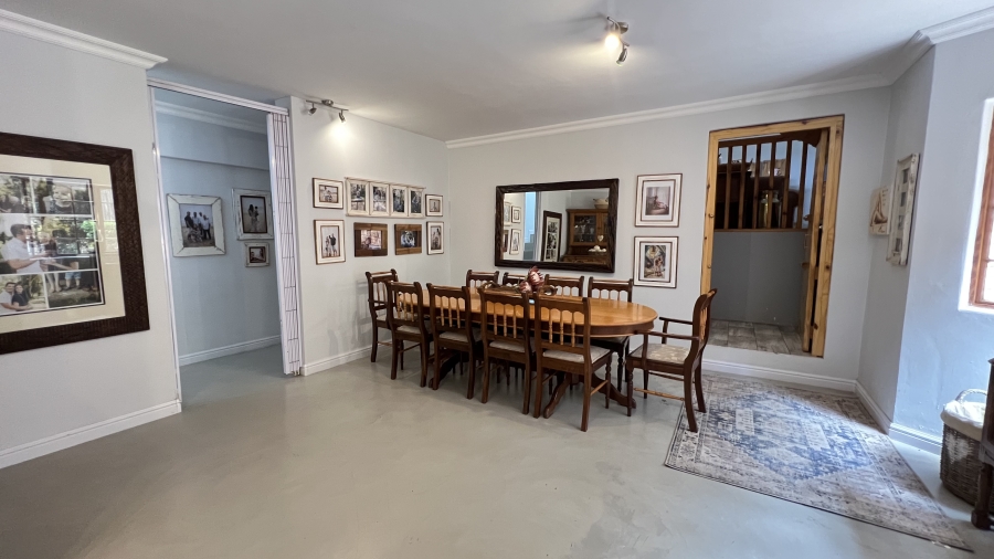 9 Bedroom Property for Sale in Protea Ridge Gauteng