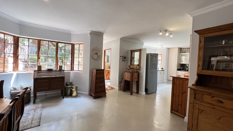 9 Bedroom Property for Sale in Protea Ridge Gauteng