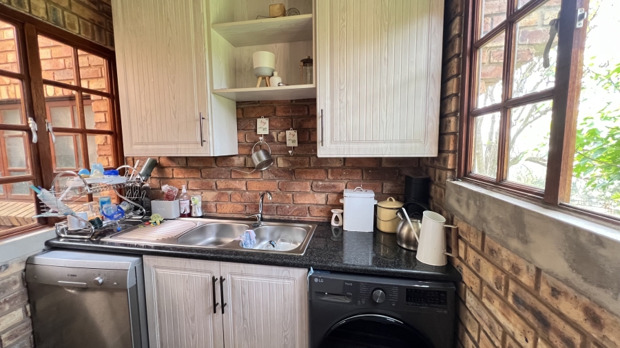 9 Bedroom Property for Sale in Protea Ridge Gauteng