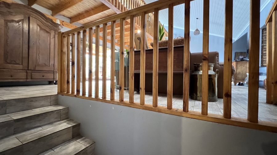 9 Bedroom Property for Sale in Protea Ridge Gauteng