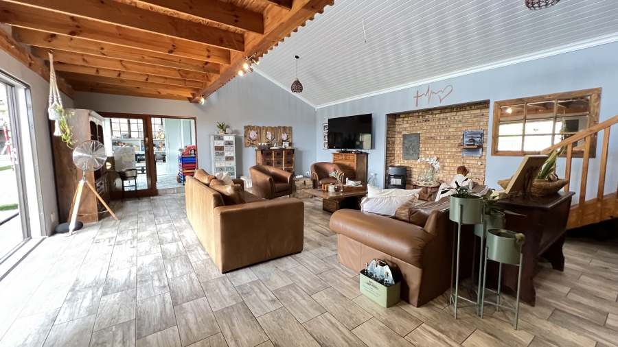 9 Bedroom Property for Sale in Protea Ridge Gauteng