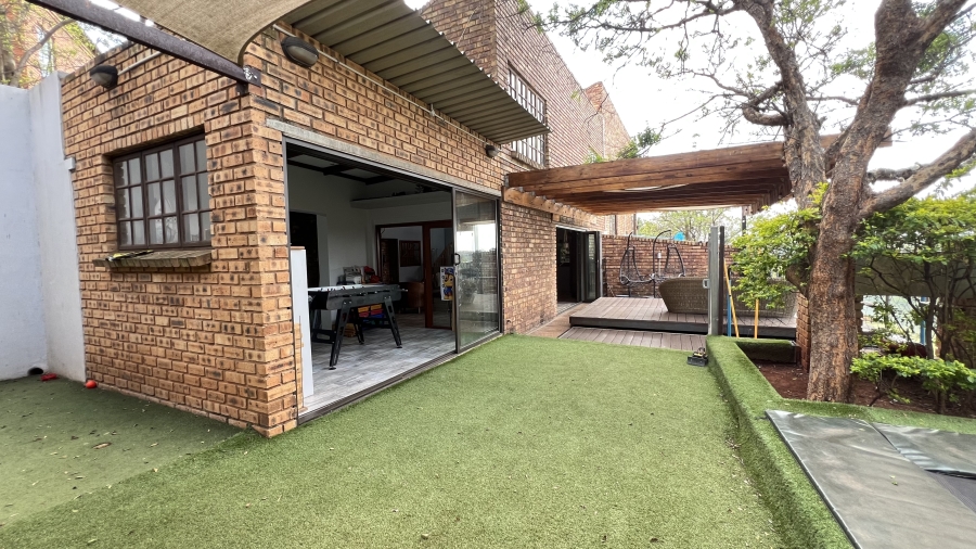 9 Bedroom Property for Sale in Protea Ridge Gauteng