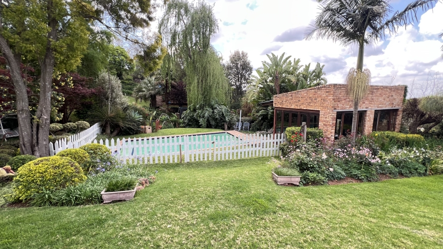 9 Bedroom Property for Sale in Protea Ridge Gauteng