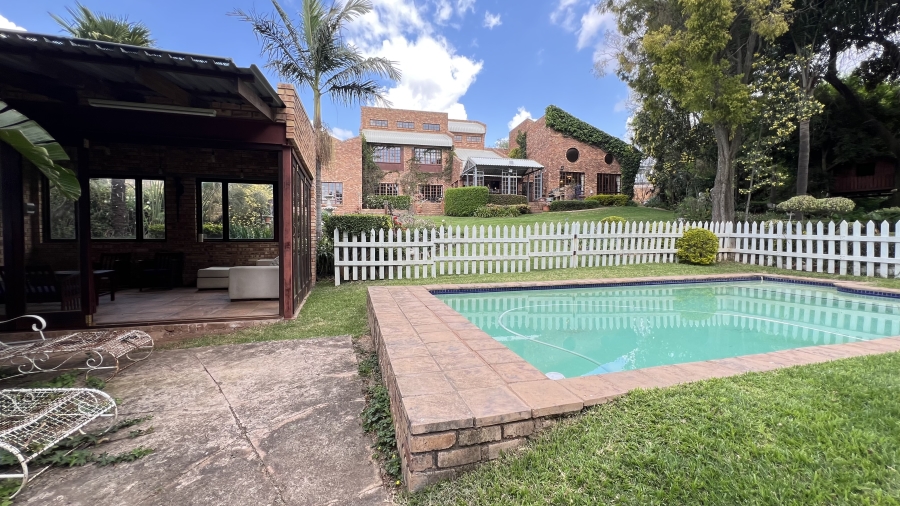 9 Bedroom Property for Sale in Protea Ridge Gauteng