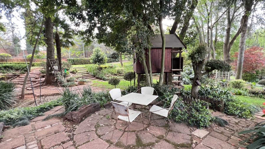 9 Bedroom Property for Sale in Protea Ridge Gauteng