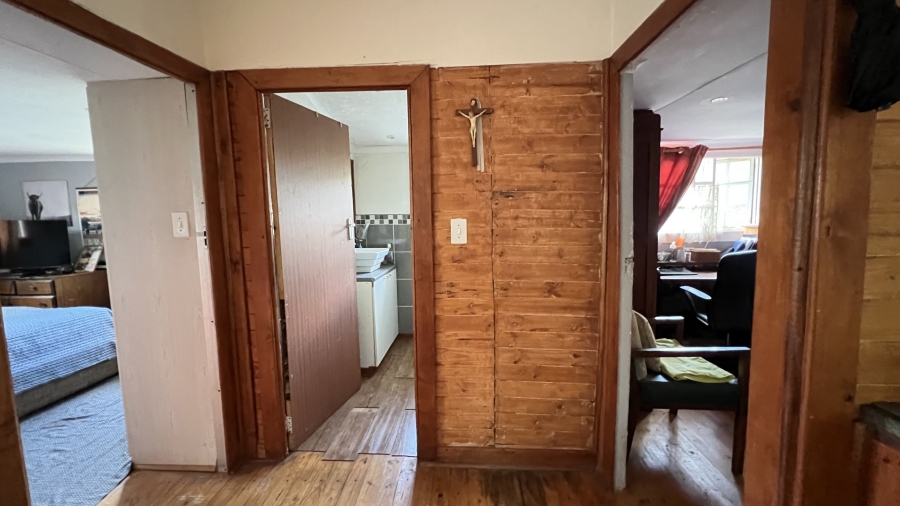 9 Bedroom Property for Sale in Protea Ridge Gauteng