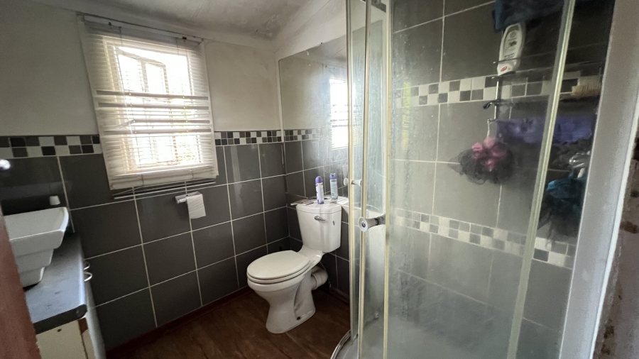 9 Bedroom Property for Sale in Protea Ridge Gauteng