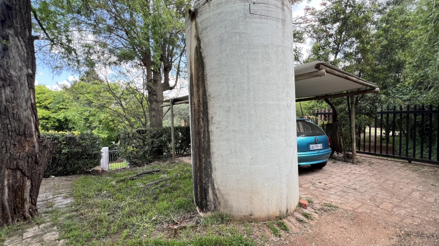 9 Bedroom Property for Sale in Protea Ridge Gauteng
