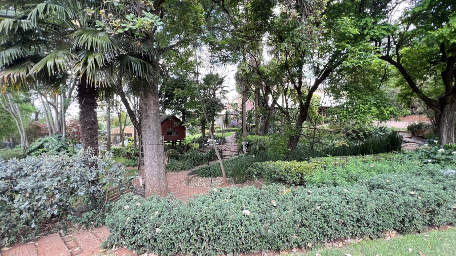 9 Bedroom Property for Sale in Protea Ridge Gauteng