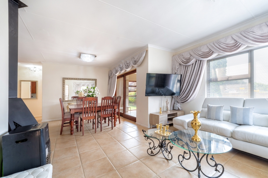 2 Bedroom Property for Sale in Noordheuwel Gauteng