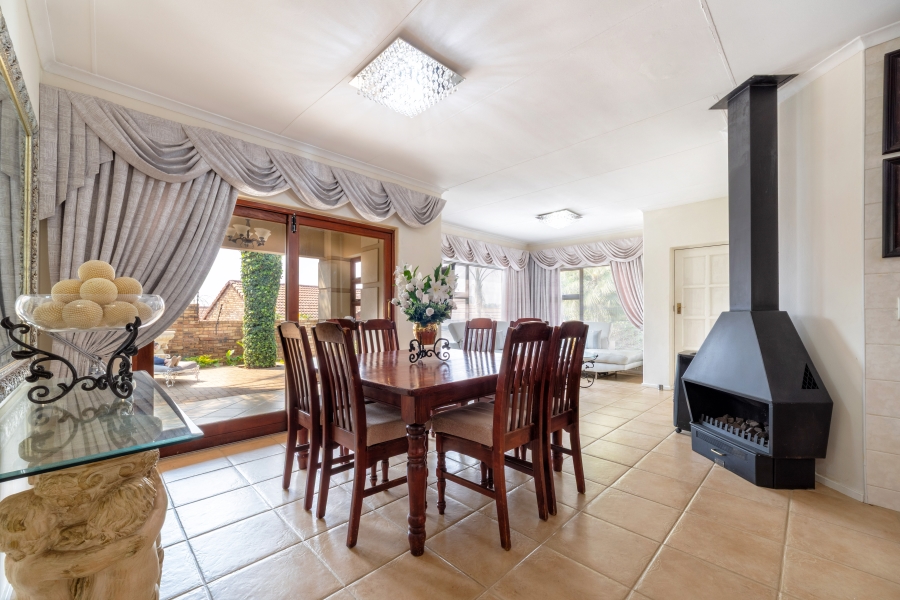 2 Bedroom Property for Sale in Noordheuwel Gauteng