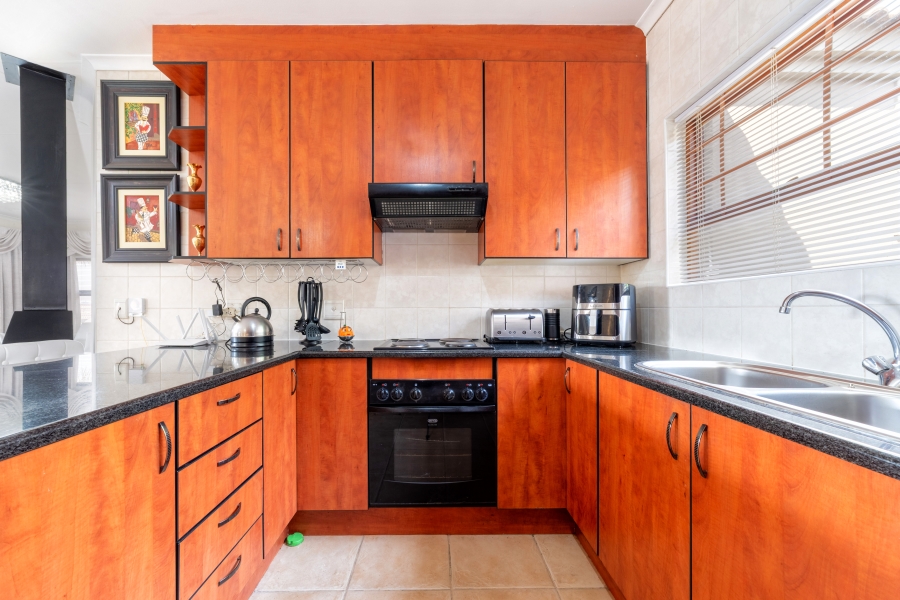 2 Bedroom Property for Sale in Noordheuwel Gauteng