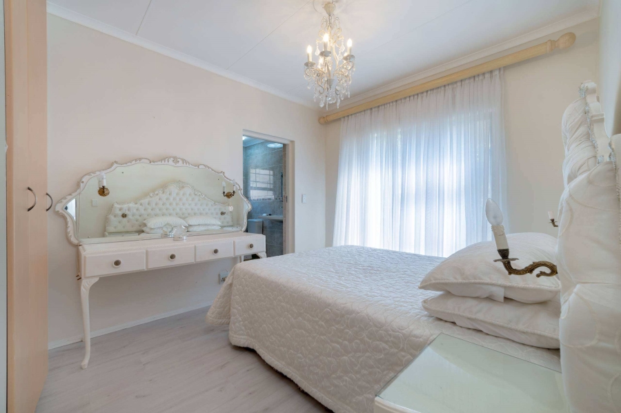 2 Bedroom Property for Sale in Noordheuwel Gauteng
