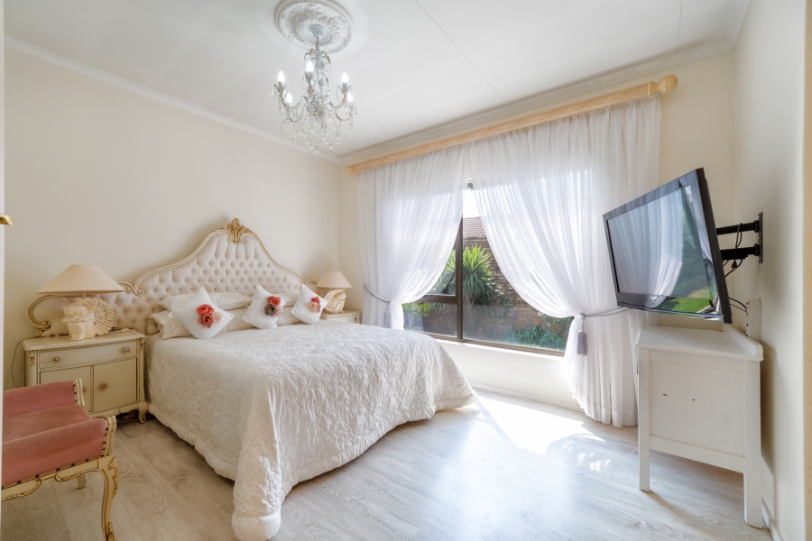 2 Bedroom Property for Sale in Noordheuwel Gauteng